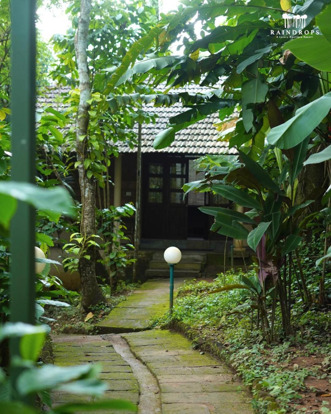 Raindrops Resorts Wayanad 苏丹巴特利 外观 照片