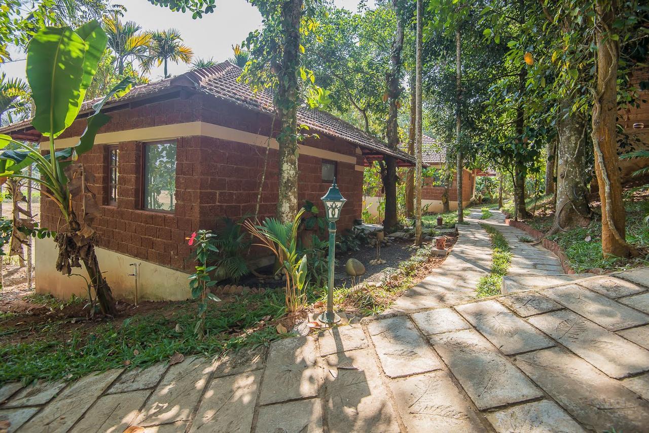 Raindrops Resorts Wayanad 苏丹巴特利 外观 照片