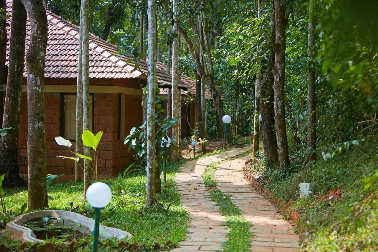 Raindrops Resorts Wayanad 苏丹巴特利 外观 照片