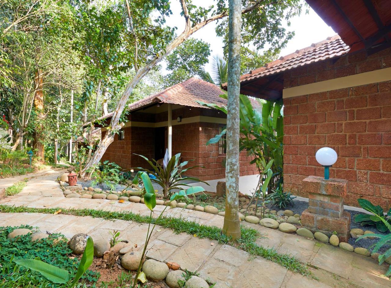 Raindrops Resorts Wayanad 苏丹巴特利 外观 照片