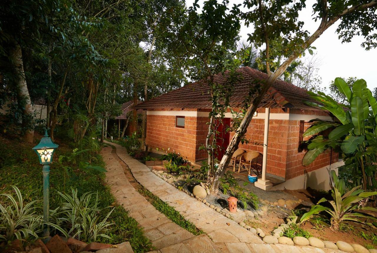 Raindrops Resorts Wayanad 苏丹巴特利 外观 照片